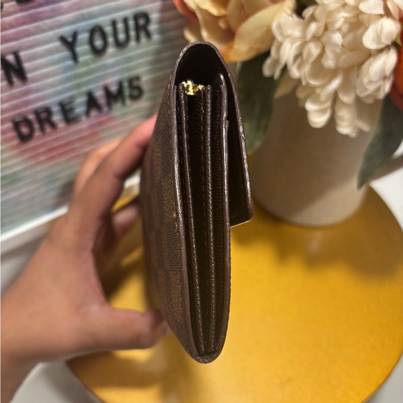 Authentic Louis Vuitton Damier Ebene Wallet🟤 - Picture 3 of 11